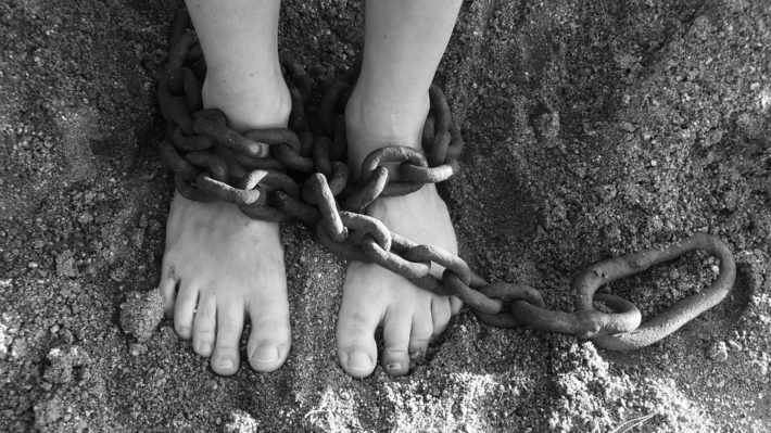 03-chains-19176_960_720-710×399